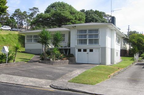 Photo of property in 2/2 Woodall Place, Totara Vale, Auckland, 0627