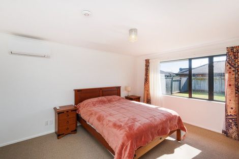 Photo of property in 15 Orlando Way, Kelvin Grove, Palmerston North, 4414