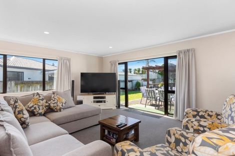 Photo of property in 61 Kane Road, Papamoa Beach, Papamoa, 3118