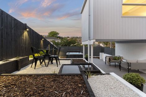 Photo of property in 10 Mccrystal Avenue, Bucklands Beach, Auckland, 2012