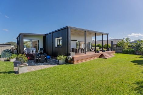 Photo of property in 10 Voyager Place, Cooks Beach, Whitianga, 3591