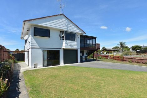 Photo of property in 28 Manaia View Road, One Tree Point, 0118