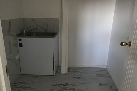 Photo of property in 18 Brunner Road, Glen Eden, Auckland, 0602