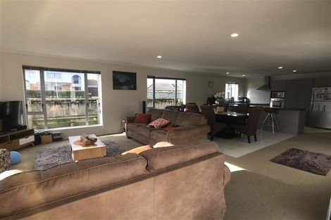 Photo of property in 6 Reefton Place, Flat Bush, Auckland, 2019