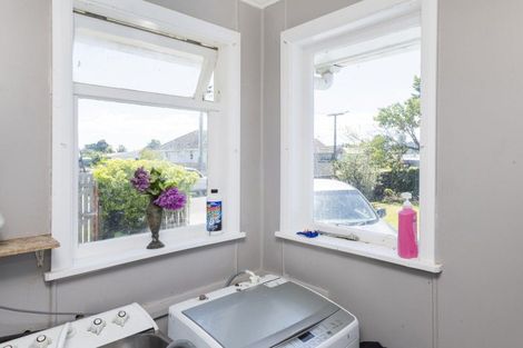 Photo of property in 24 Glasgow Crescent, Kaiti, Gisborne, 4010