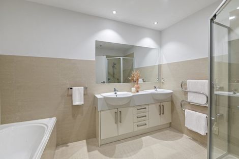 Photo of property in 175h Hurstmere Road, Takapuna, Auckland, 0622