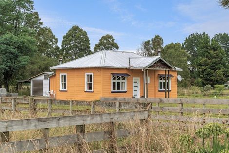 Photo of property in 1822 State Highway 2, Tauwharenikau, Greytown, 5794