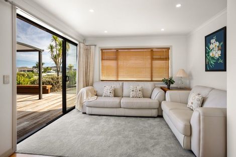 Photo of property in 12 Pelican Place, Whitianga, 3510