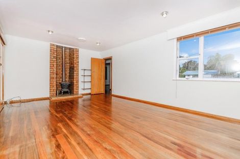 Photo of property in 22 Cron Avenue, Te Atatu South, Auckland, 0610