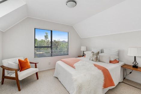 Photo of property in 1/1 Tern Place, Unsworth Heights, Auckland, 0632