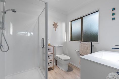 Photo of property in 16 Oriental Parade, Papamoa Beach, Papamoa, 3118