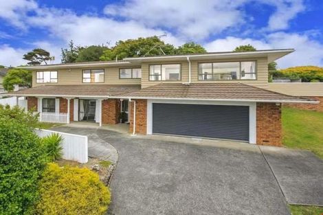 Photo of property in 195 Chelsea View Drive, Chatswood, Auckland, 0626