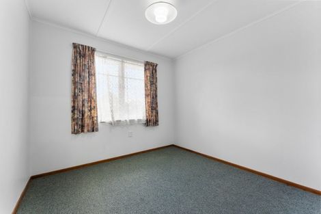 Photo of property in 2 Stoke Place, Awapuni, Palmerston North, 4412