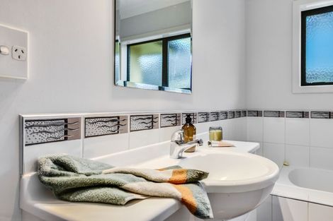 Photo of property in 3 Gibbston Close, Huntington, Hamilton, 3210