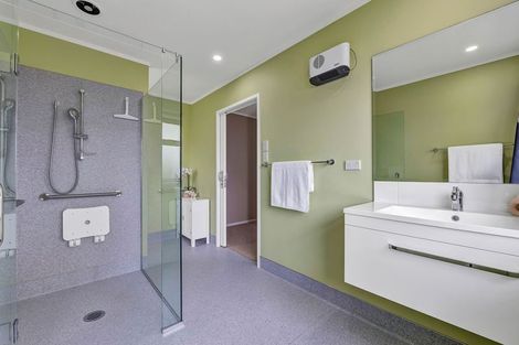 Photo of property in 30b Tukapa Street, Westown, New Plymouth, 4310