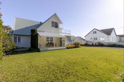 Photo of property in 87 Queen Street, Waitara, 4320