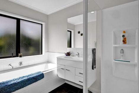 Photo of property in 120 Pohutukawa Place, Waiwhakaiho, New Plymouth, 4312