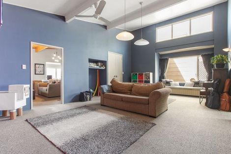 Photo of property in 584 Great South Road, Rosehill, Papakura, 2113