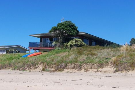 Photo of property in 27 Waetford Road, Matapouri, Whangarei, 0173