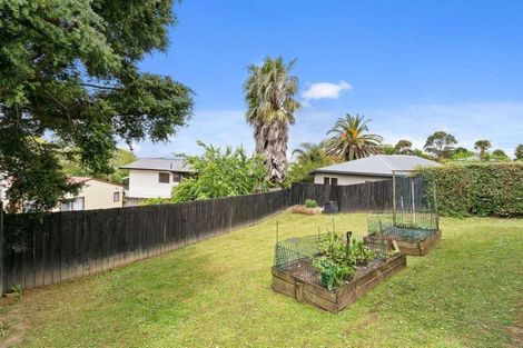 Photo of property in 2/87 Hobsonville Road, West Harbour, Auckland, 0618