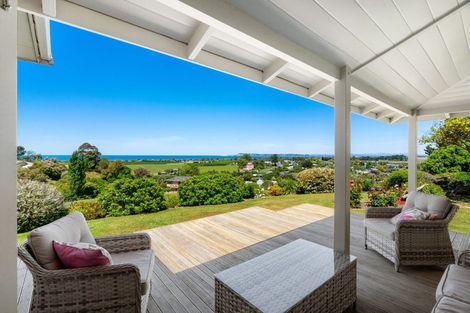 Photo of property in 15 Terrace Road, Bay View, Napier, 4104