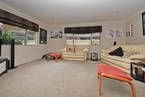 Photo of property in 5 Ernest Shackleton Place, Waiuku, 2123