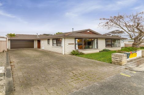 Photo of property in 1 Wincanton Place, Awapuni, Palmerston North, 4412