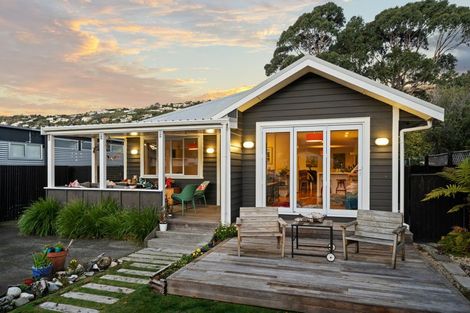 Photo of property in 5 Van Asch Street, Sumner, Christchurch, 8081