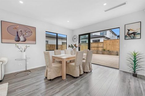 Photo of property in 60 Drumbuoy Drive, Flat Bush, Auckland, 2019