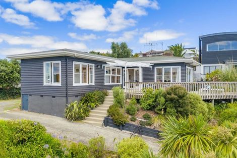 Photo of property in 37 Long Street, Raglan, 3225