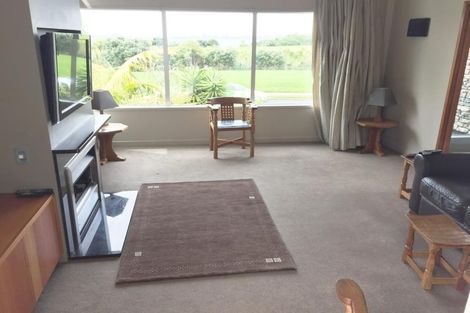 Photo of property in 47 Spinnaker Drive, Te Atatu Peninsula, Auckland, 0610