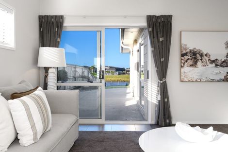 Photo of property in 150 Oriental Parade, Papamoa Beach, Papamoa, 3118