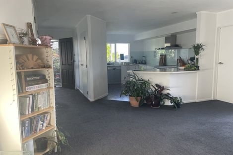 Photo of property in 5 Altair Place, Windsor Park, Auckland, 0632