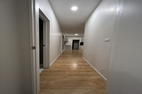 Photo of property in 37 Huntington Park Drive, Greenhithe, Auckland, 0632