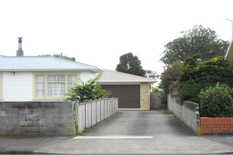 Photo of property in 18 Huatoki Street, Vogeltown, New Plymouth, 4310