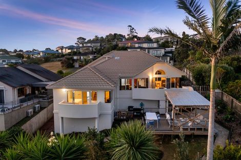 Photo of property in 26 Savoy Road, Orewa, 0931