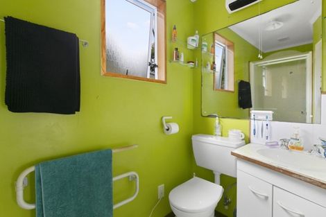 Photo of property in 18 Owen Street, Green Island, Dunedin, 9018