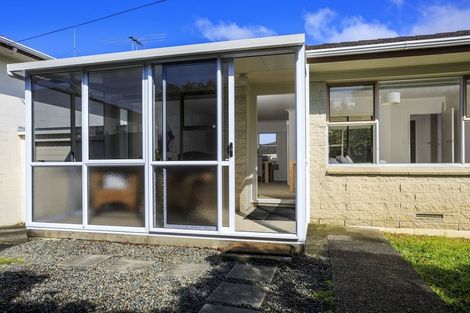 Photo of property in 2/22 Gordon Avenue, Milford, Auckland, 0620