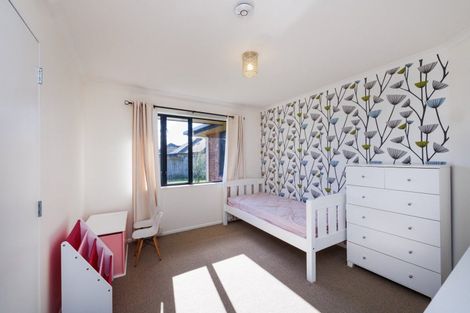 Photo of property in 15 Orlando Way, Kelvin Grove, Palmerston North, 4414