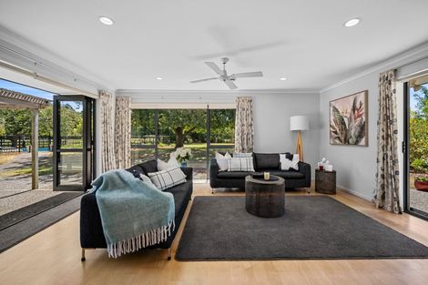 Photo of property in 230 Taupaki Road, Taupaki, Henderson, 0782