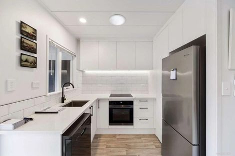 Photo of property in 52o Pilkington Road, Panmure, Auckland, 1072