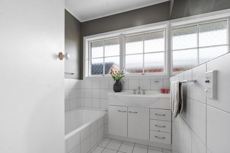 Photo of property in 8 Clements Crescent, Queenwood, Hamilton, 3210