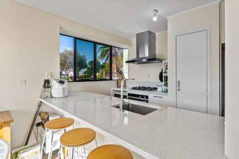 Photo of property in 1/13a Kitewao Street, Northcote, Auckland, 0627