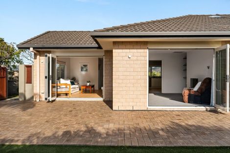 Photo of property in 2 Aranui Drive, Papamoa Beach, Papamoa, 3118
