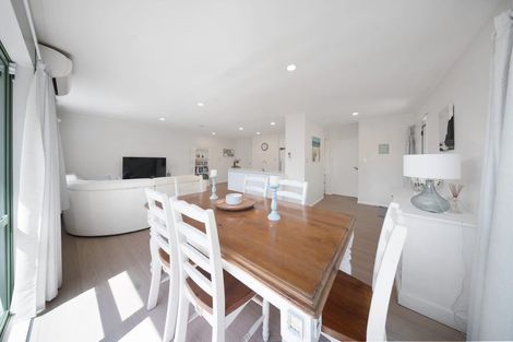 Photo of property in 2/12 Alexander Street, Cockle Bay, Auckland, 2014