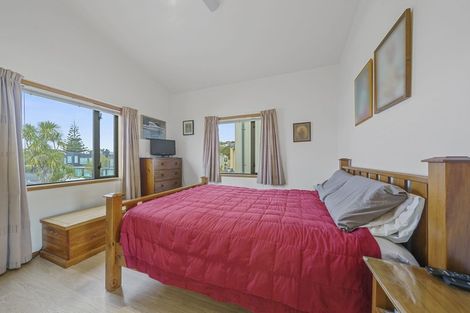 Photo of property in 8 Marina View, Paremata, Porirua, 5026