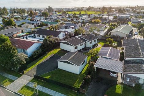 Photo of property in 38 Garland Drive, St Andrews, Hamilton, 3200