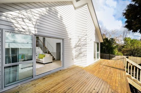 Photo of property in 7a Seymour Road, Sunnyvale, Auckland, 0612