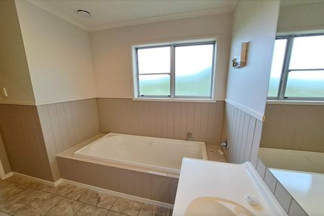 Photo of property in 17a Manu Crescent, Upper Vogeltown, New Plymouth, 4310