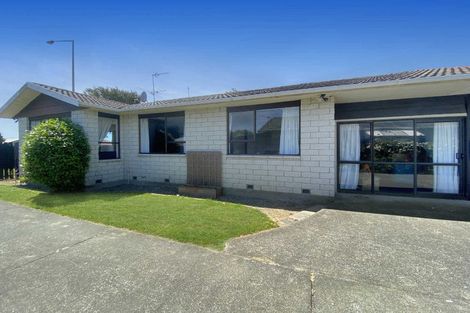 Photo of property in 2/40 Sarabande Avenue, Redwood, Christchurch, 8051
